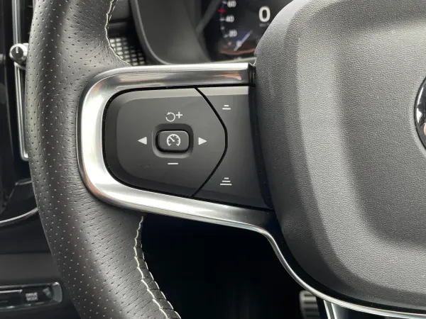 2020 Volvo Xc40 — photo 7 | Tuminion Kenya