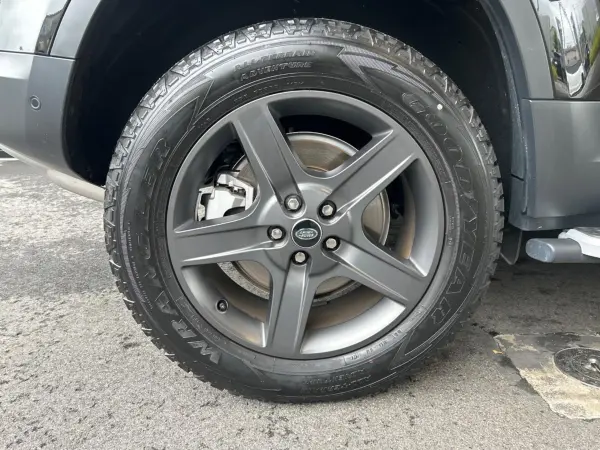 2024 Landrover Defender — photo 7 | Tuminion Kenya
