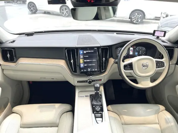 2020 Volvo Xc60 — photo 2 | Tuminion Kenya