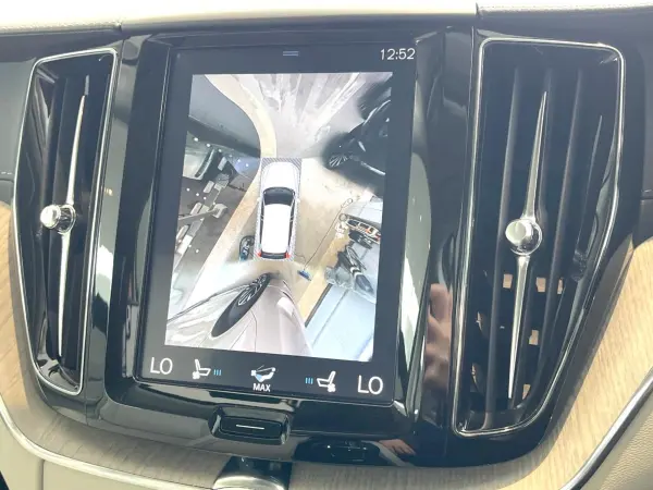 2020 Volvo Xc60 — photo 9 | Tuminion Kenya