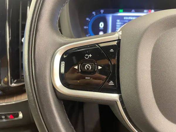 2022 Volvo Xc60 — photo 7 | Tuminion Kenya