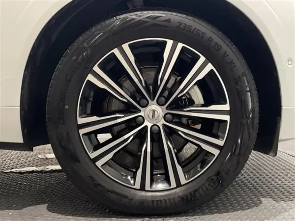 2021 Volvo Xc60 — photo 8 | Tuminion Kenya