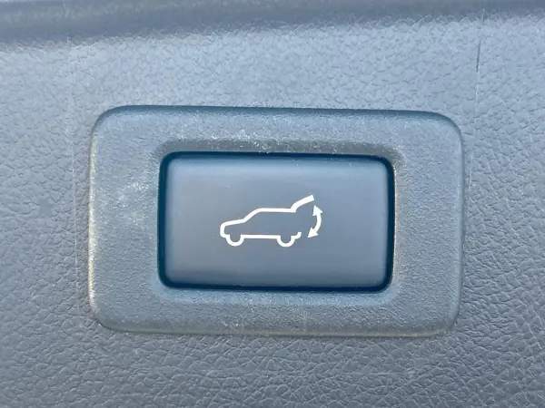 2019 Subaru Legacy Outback — photo 3 | Tuminion Kenya