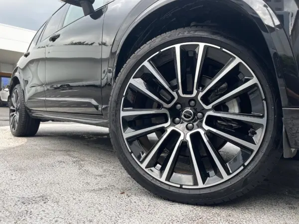 2025 Volvo Xc90 — photo 8 | Tuminion Kenya