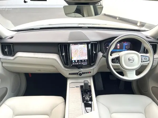 2022 Volvo Xc60 — photo 2 | Tuminion Kenya