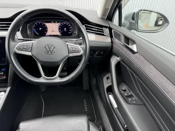 2021 Volkswagen Passat — photo 8 | Tuminion Kenya