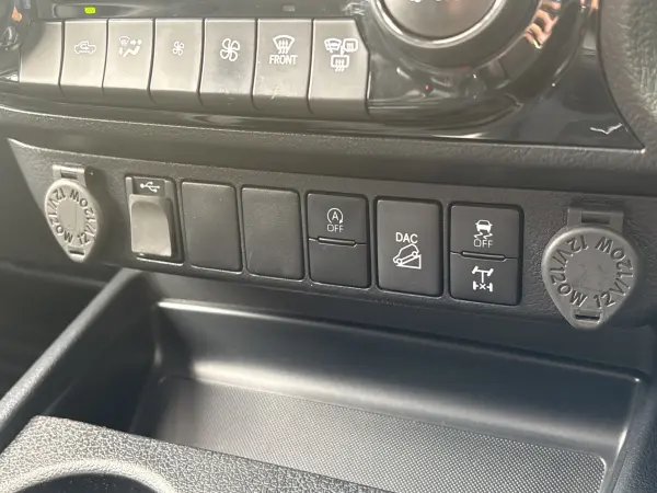2023 Toyota Hilux — photo 3 | Tuminion Kenya