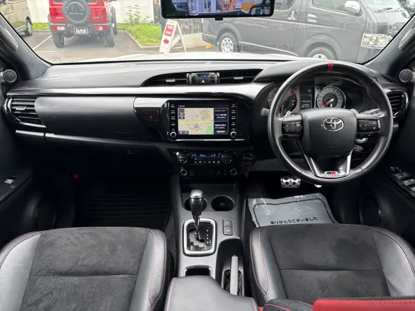 2023 Toyota Hilux — photo 8 | Tuminion Kenya
