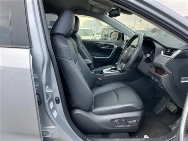 2019 Toyota  Rav4 — photo 8 | Tuminion Kenya