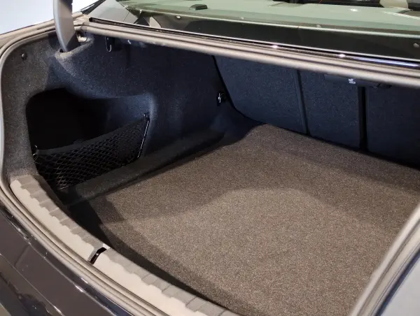 2025 Bmw 3 Series — photo 8 | Tuminion Kenya