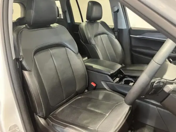 2023 Jeep Grand Cherokee — photo 9 | Tuminion Kenya