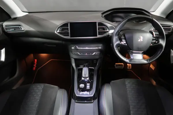 2021 Peugeot 308 — photo 2 | Tuminion Kenya