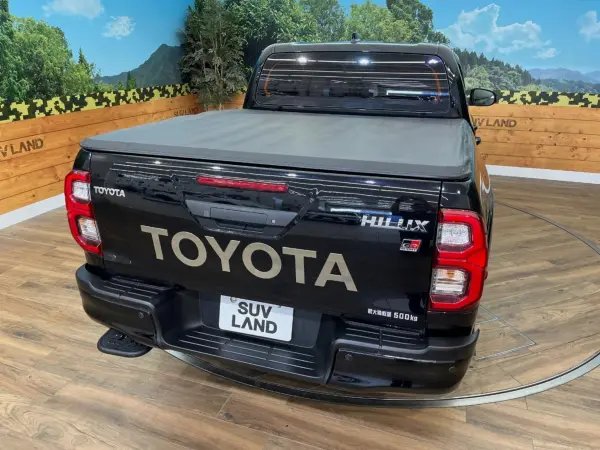 2023 Toyota Hilux — photo 8 | Tuminion Kenya
