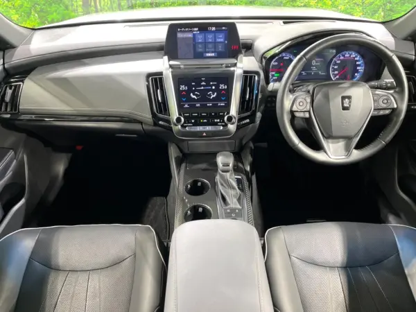 2018 Toyota Crown — photo 2 | Tuminion Kenya