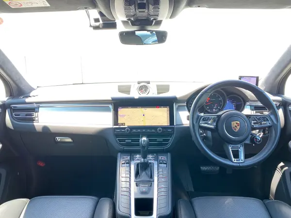 2020 Porsche Macan — photo 2 | Tuminion Kenya