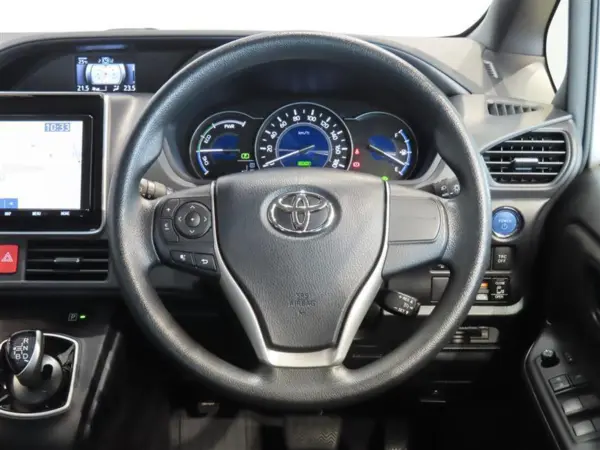 2020 Toyota Noah — photo 8 | Tuminion Kenya