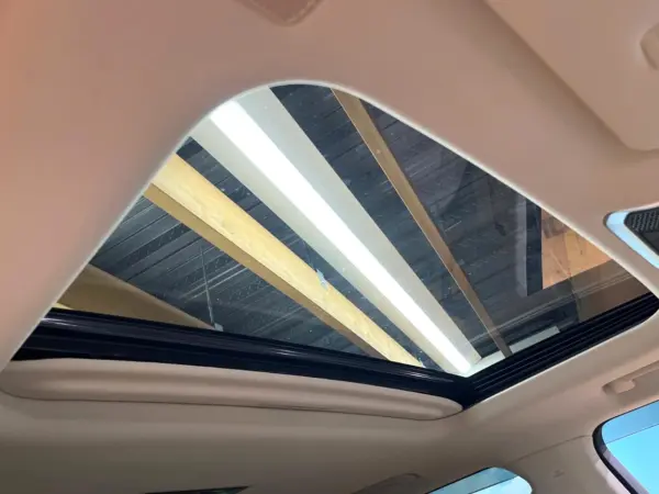 2023 Toyota Landrcuiser 300 — photo 3 | Tuminion Kenya