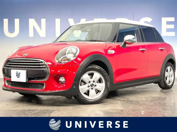 Mini Cooper D 5 Door Camera/Parking Assist Package Pepper Package Genuine Navigation Rear View Camera Park Distance Control Non-Smoker Diesel Union Jack Design Rear Combination Lamp (Chili Red Solid) for sale in Kenya — Tuminion Automobile