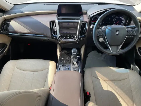 2019 Toyota Crown — photo 2 | Tuminion Kenya