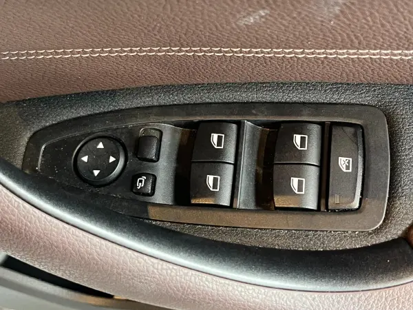2021 Bmw X1 — photo 8 | Tuminion Kenya
