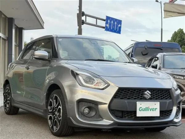 2020 Suzuki Swift — photo 1