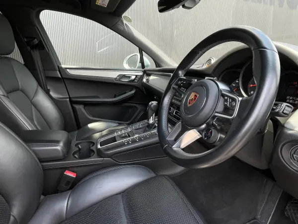 2019 Porsche Macan — photo 3 | Tuminion Kenya
