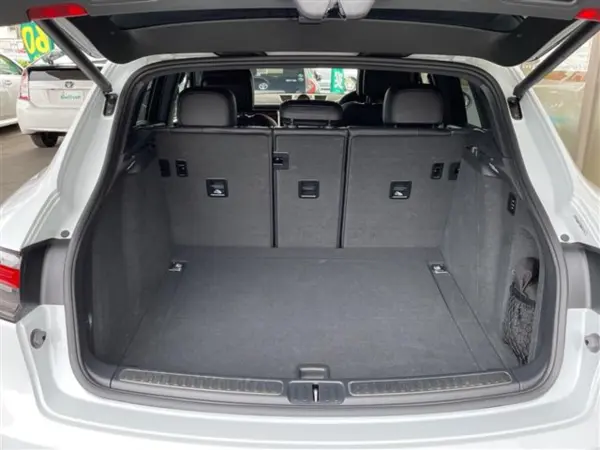 2024 Porsche Macan — photo 3 | Tuminion Kenya