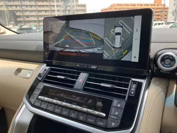 2025 Toyota Landrcuiser 300 — photo 3 | Tuminion Kenya
