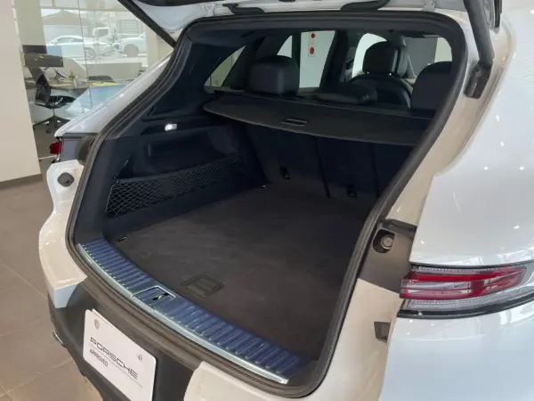 2023 Porsche Cayenne — photo 8 | Tuminion Kenya