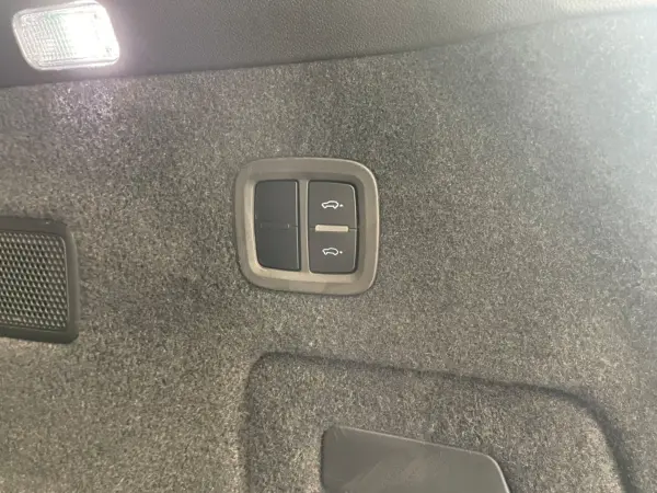 2023 Porsche Cayenne — photo 9 | Tuminion Kenya