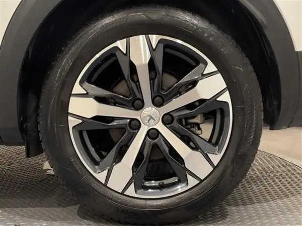 2018 Peugeot 3008 — photo 8 | Tuminion Kenya