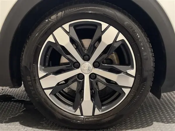 2018 Peugeot 3008 — photo 9 | Tuminion Kenya