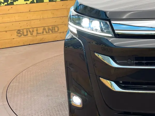 2023 Toyota Noah — photo 8 | Tuminion Kenya