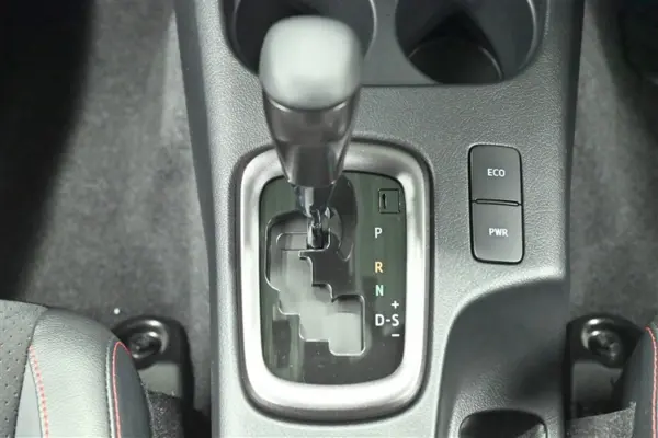 2024 Toyota Hilux — photo 8 | Tuminion Kenya