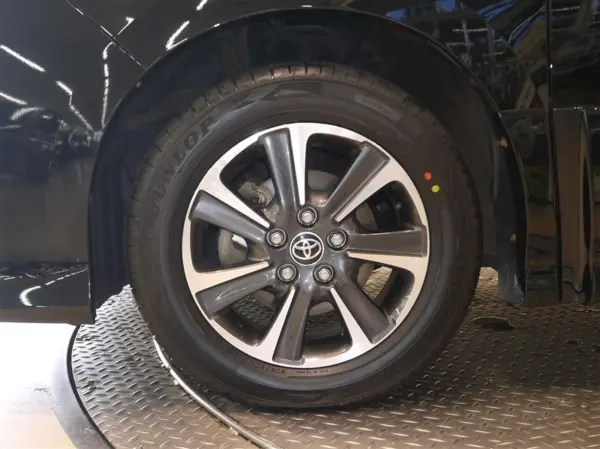 2021 Toyota Noah — photo 9 | Tuminion Kenya