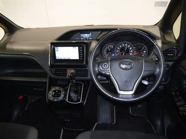 2021 Toyota Noah — photo 7 | Tuminion Kenya