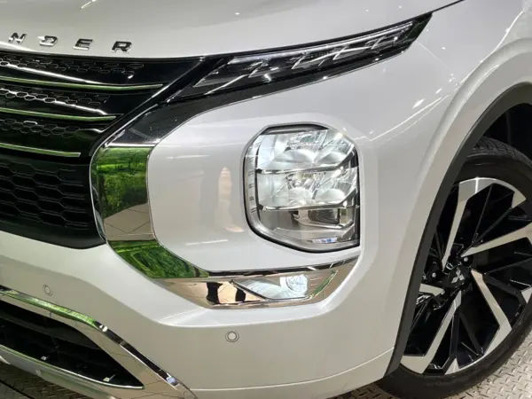 2022 Mitsubishi Outlander — photo 8 | Tuminion Kenya