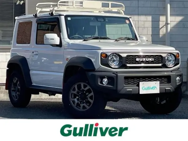 Suzuki Jimny Sierra 1.5 JC 4WD One Owner / Aftermarket Front Grille / Roof Carrier / Red Matt Guard / Genuine 8-inch Navigation / Dual Sensor Brake / Lane Departure Warning / Cruise Control / Hill Descent Control / Seat Heater (Pure White Pearl)
