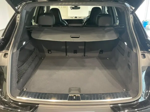 2025 Porsche Cayenne — photo 7 | Tuminion Kenya