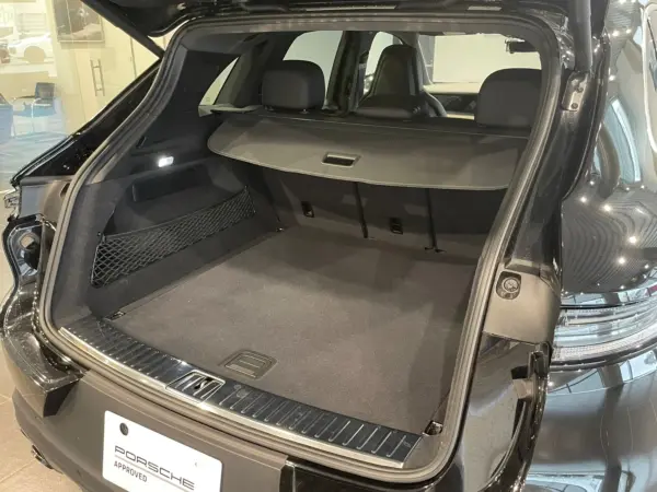 2025 Porsche Cayenne — photo 8 | Tuminion Kenya