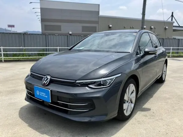 2025 Volkswagen Golf — photo 1