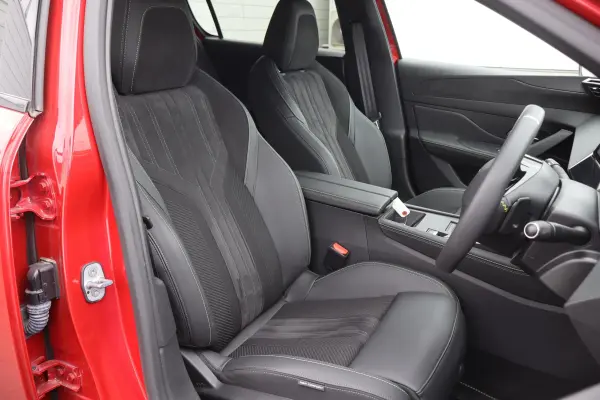 2024 Peugeot 308 — photo 7 | Tuminion Kenya