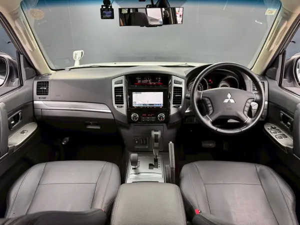 2019 Mitsubishi Pajero — photo 3 | Tuminion Kenya