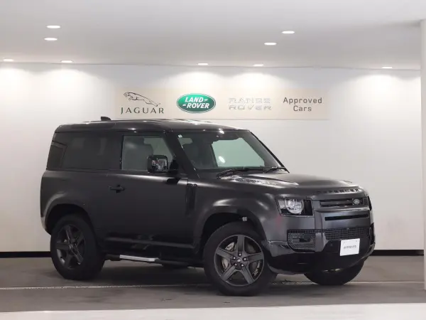 Land Rover Defender 90 X Dynamic SE 3.0L D300 Diesel Turbo 4WD One Owner Satin Protection Film 20 inch ClearSight Interior Rear View Mirror Black Exterior Pack Privacy Glass 12-Way Front Seats (Heated) (Santorini Black Metallic)