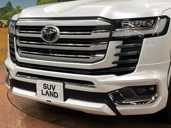 2025 Toyota Landrcuiser 300 — photo 3 | Tuminion Kenya