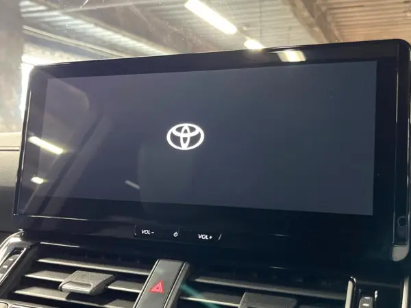 2025 Toyota Landrcuiser 300 — photo 8 | Tuminion Kenya