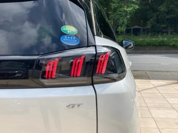 2021 Peugeot 5008 — photo 9 | Tuminion Kenya