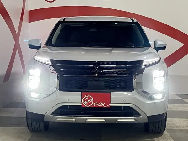 2023 Mitsubishi Outlander — photo 3 | Tuminion Kenya
