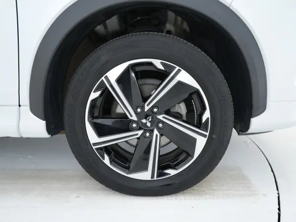 2021 Mitsubishi Eclipse Cross — photo 9 | Tuminion Kenya