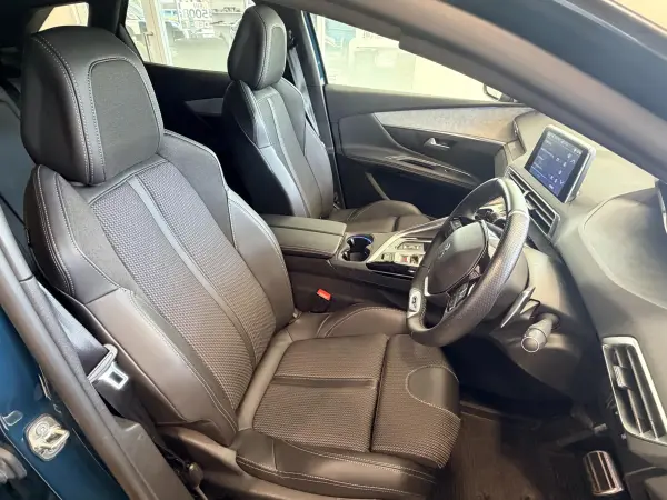 2023 Peugeot 3008 — photo 8 | Tuminion Kenya